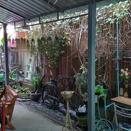 One Isra Hostel Chiang Mai Exterior photo