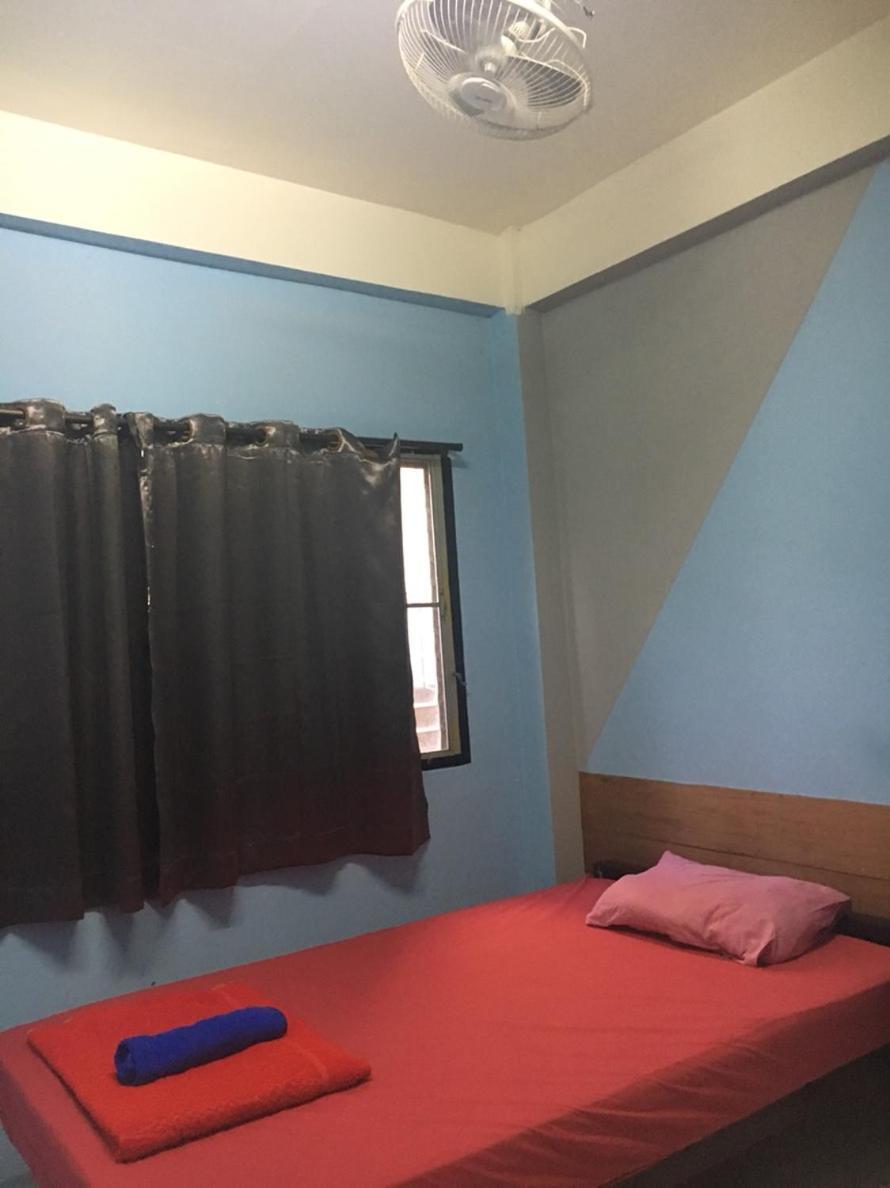 One Isra Hostel Chiang Mai Exterior photo