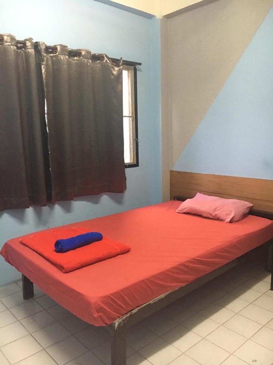 One Isra Hostel Chiang Mai Exterior photo